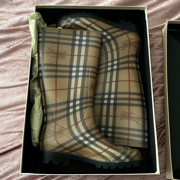 Burberry Tall rain boots - Picture 1 of 3